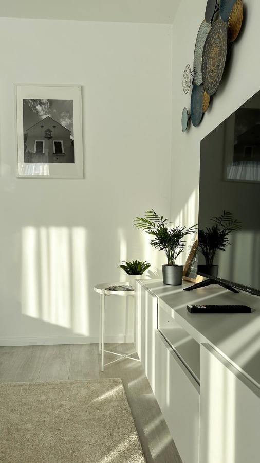 Linden Apartman 001 - Adults Only Mosonmagyaróvár Eksteriør bilde