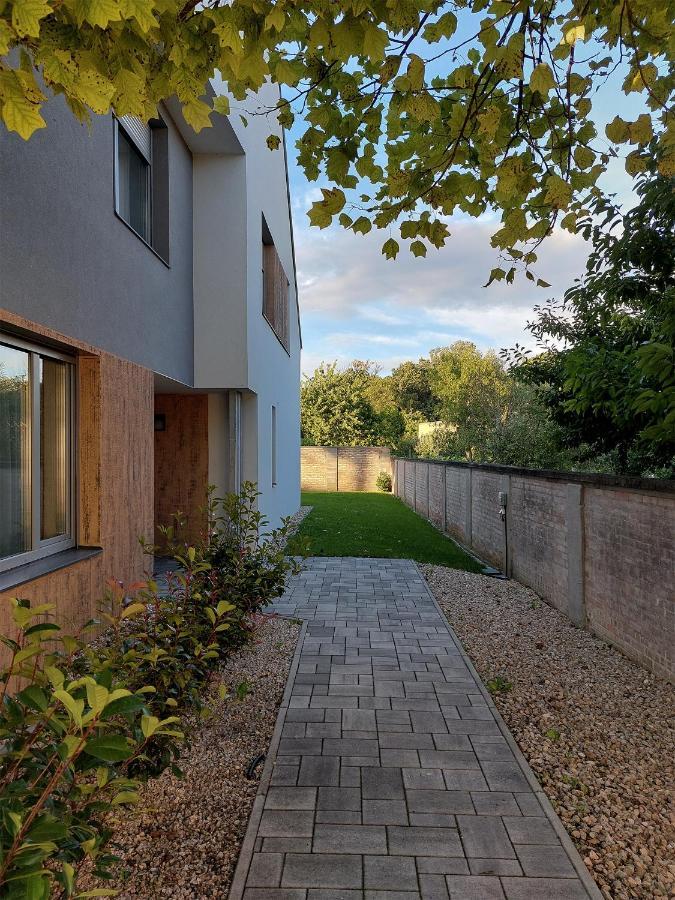 Linden Apartman 001 - Adults Only Mosonmagyaróvár Eksteriør bilde