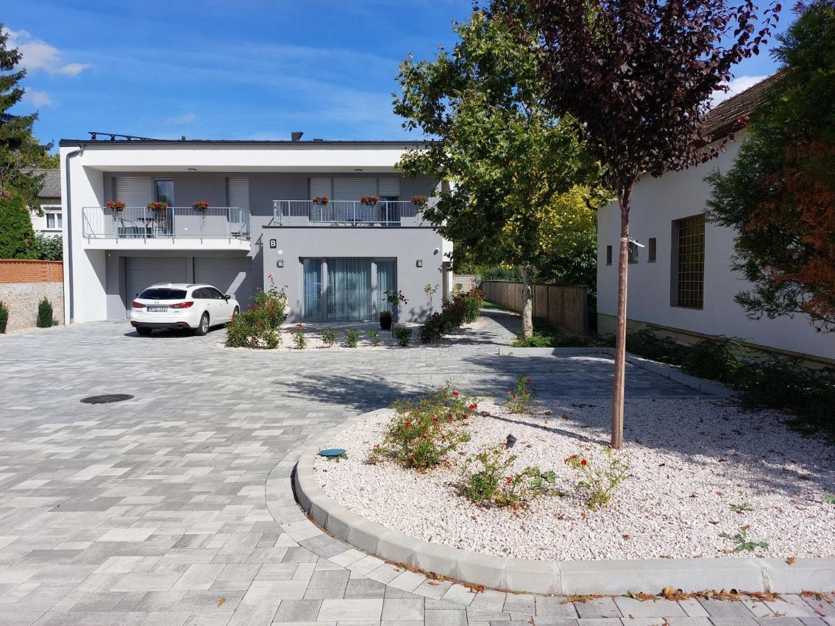 Linden Apartman 001 - Adults Only Mosonmagyaróvár Eksteriør bilde
